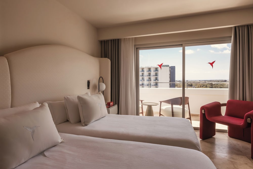 The Unexpected Ibiza Hotel - Ushuaïa Club entrance included — Hotel rooms in Playa d'en Bossa, Balearic Islands
