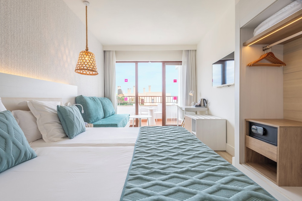 Leonardo Royal Ibiza Santa Eulalia — Hotel rooms in Santa Eulalia, Balearic Islands