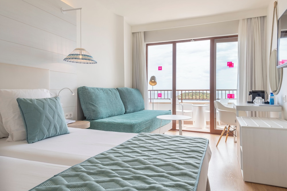 Leonardo Royal Ibiza Santa Eulalia — Hotel rooms in Santa Eulalia, Balearic Islands