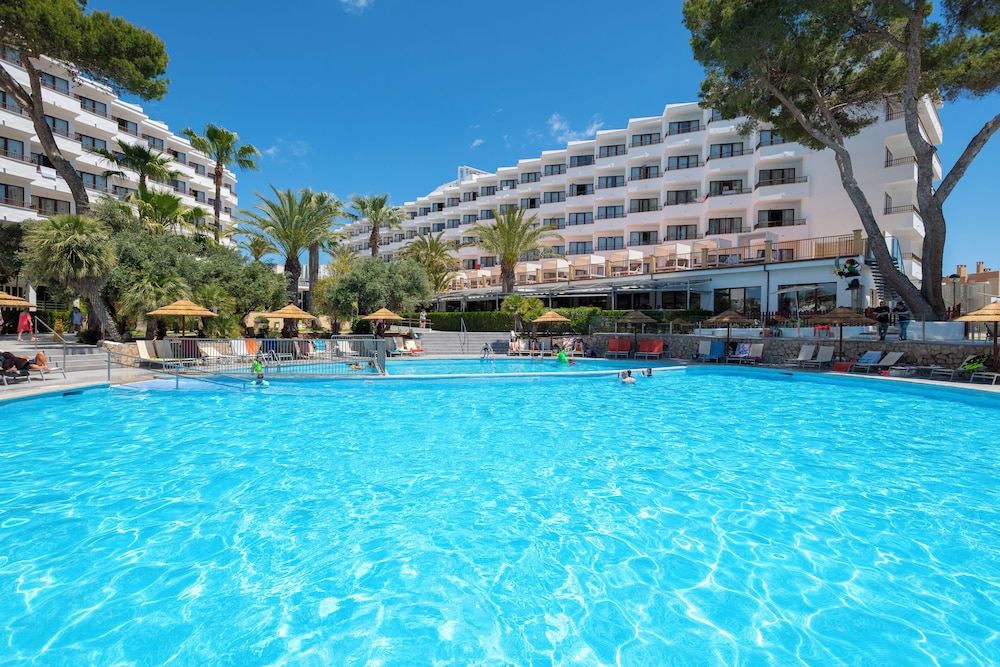 Leonardo Royal Ibiza Santa Eulalia — Beach in Santa Eulalia, Balearic Islands