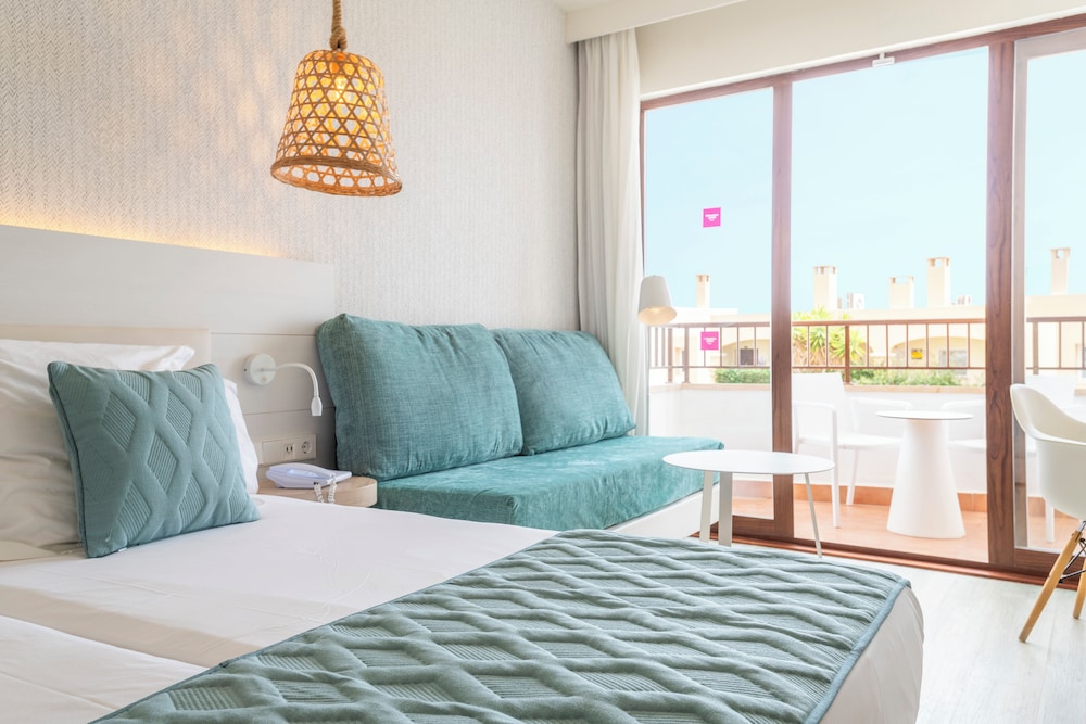 Leonardo Royal Ibiza Santa Eulalia — Hotel rooms in Santa Eulalia, Balearic Islands