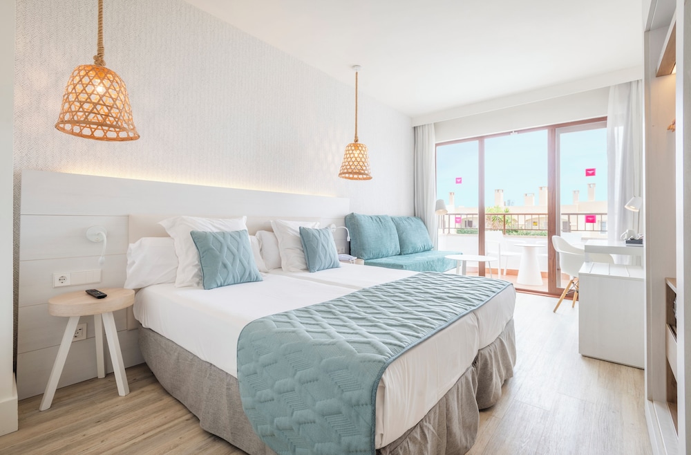 Leonardo Royal Ibiza Santa Eulalia — Hotel rooms in Santa Eulalia, Balearic Islands