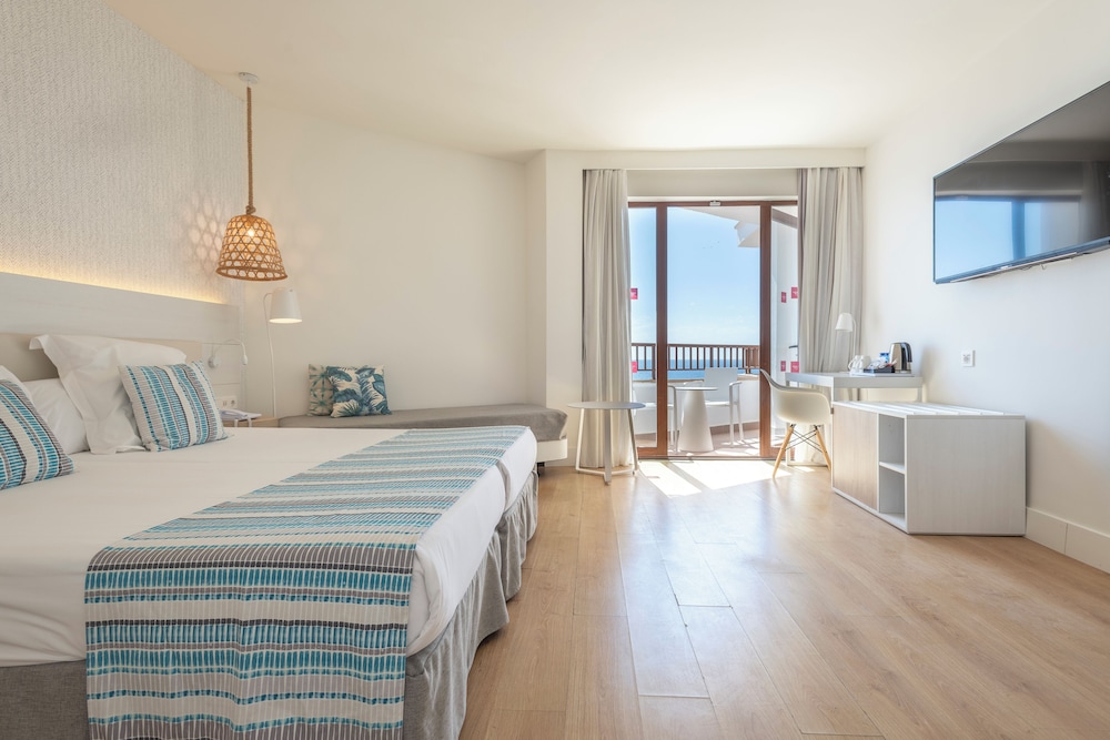 Leonardo Royal Ibiza Santa Eulalia — Hotel rooms in Santa Eulalia, Balearic Islands