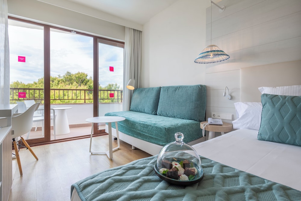 Leonardo Royal Ibiza Santa Eulalia — Hotel rooms in Santa Eulalia, Balearic Islands