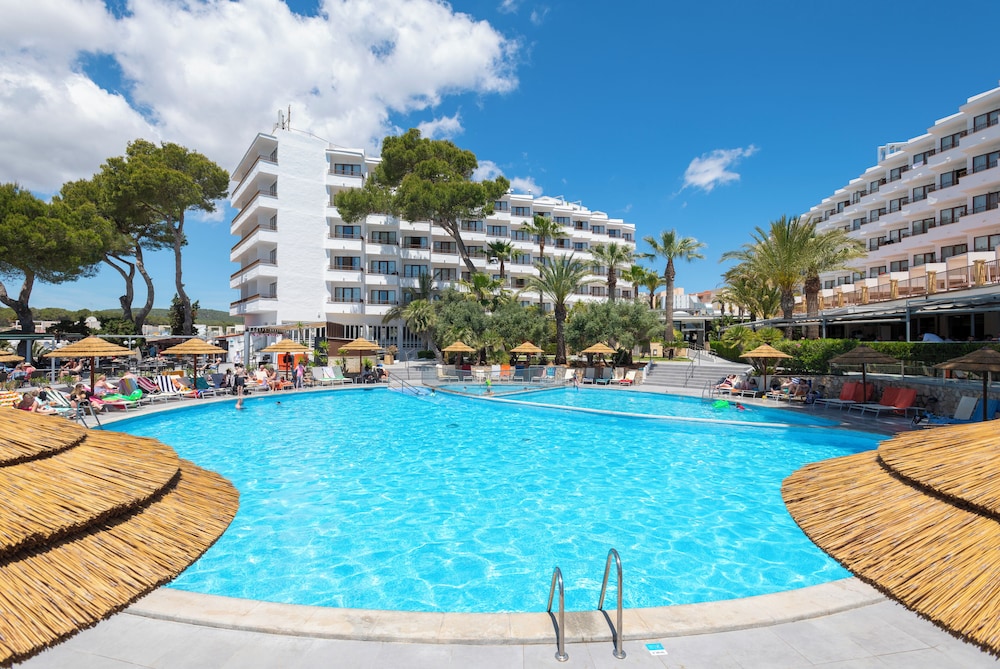 Leonardo Royal Ibiza Santa Eulalia — Beach in Santa Eulalia, Balearic Islands