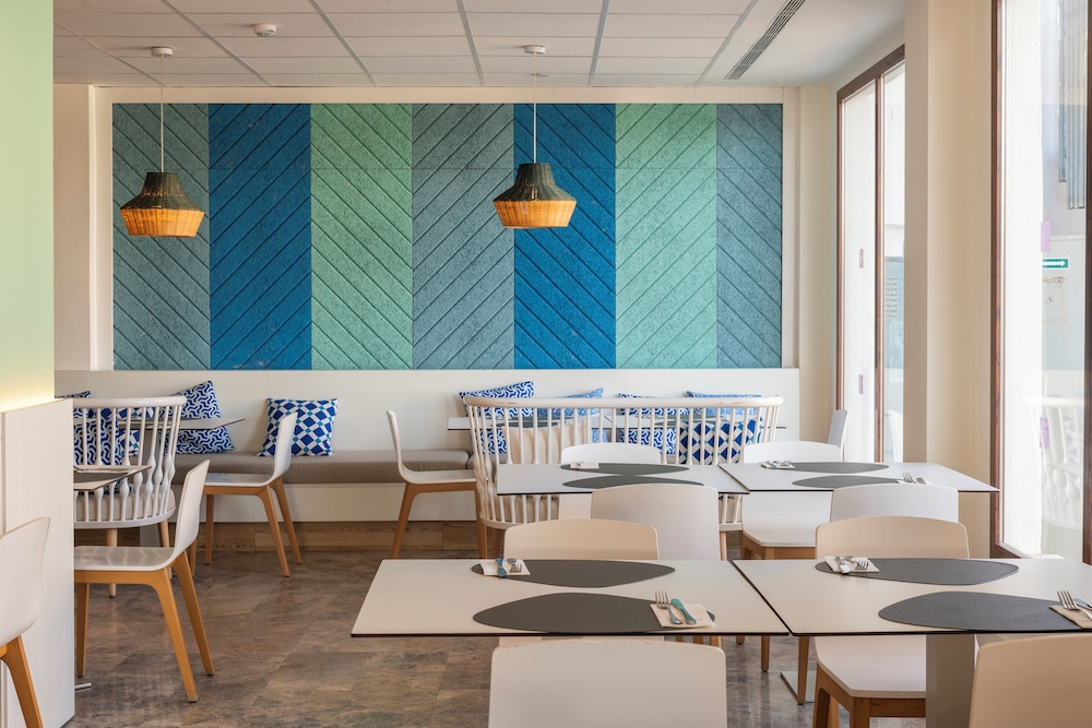 Leonardo Royal Ibiza Santa Eulalia — Restaurant & bars in Santa Eulalia, Balearic Islands
