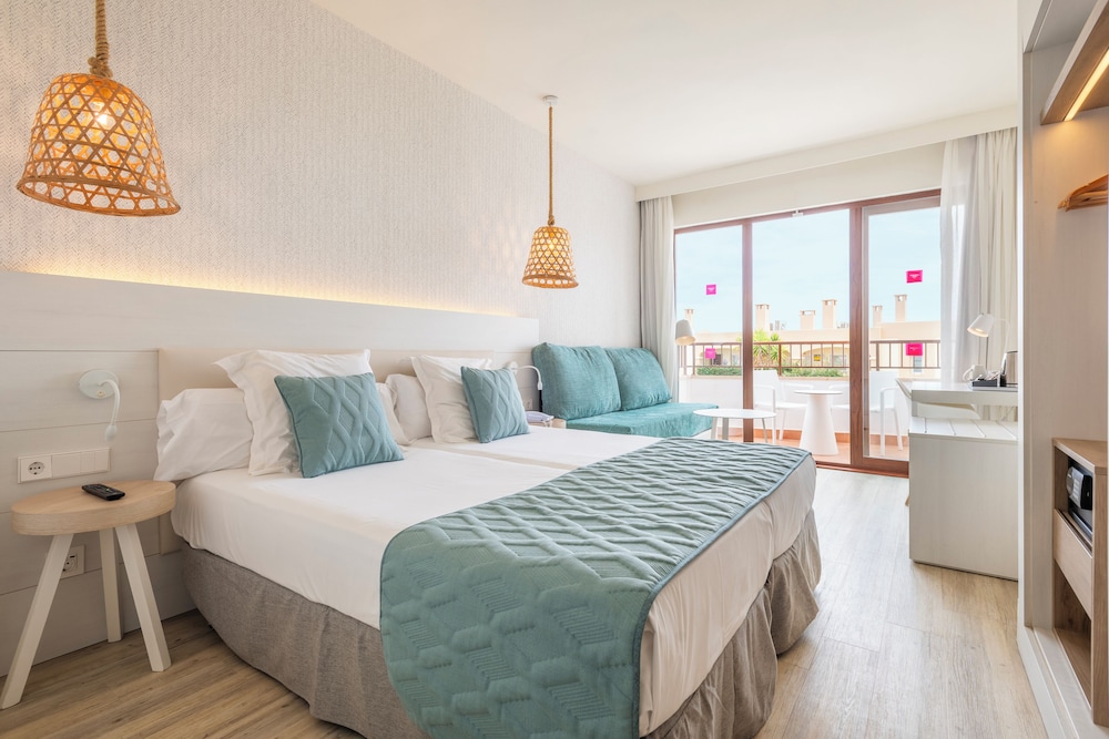Leonardo Royal Ibiza Santa Eulalia — Hotel rooms in Santa Eulalia, Balearic Islands