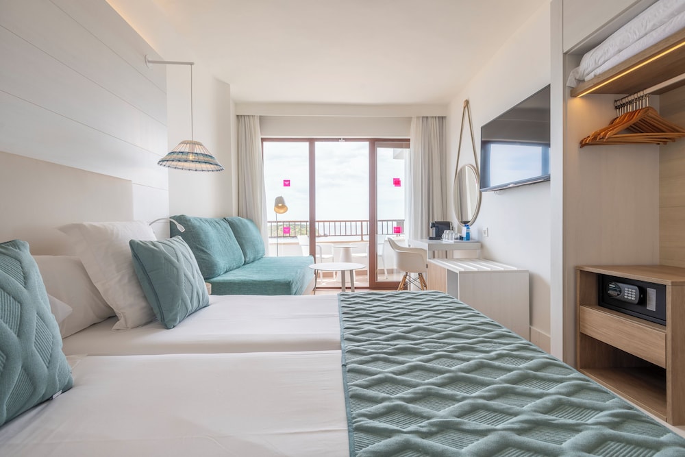 Leonardo Royal Ibiza Santa Eulalia — Hotel rooms in Santa Eulalia, Balearic Islands