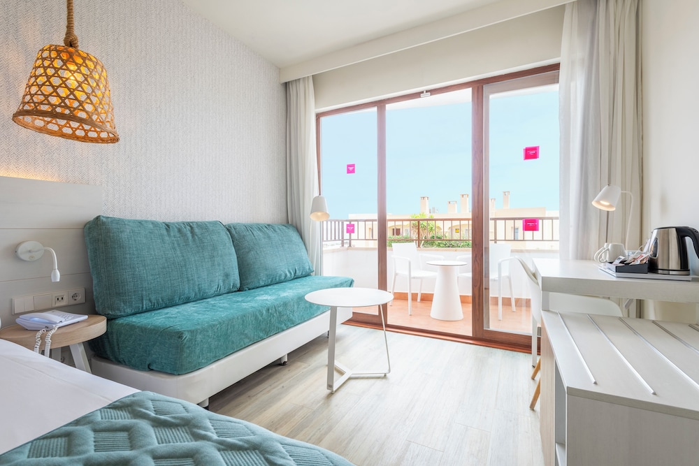 Leonardo Royal Ibiza Santa Eulalia — Hotel rooms in Santa Eulalia, Balearic Islands