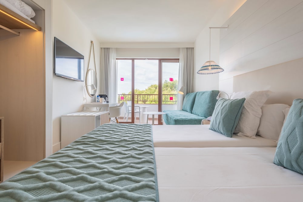 Leonardo Royal Ibiza Santa Eulalia — Hotel rooms in Santa Eulalia, Balearic Islands