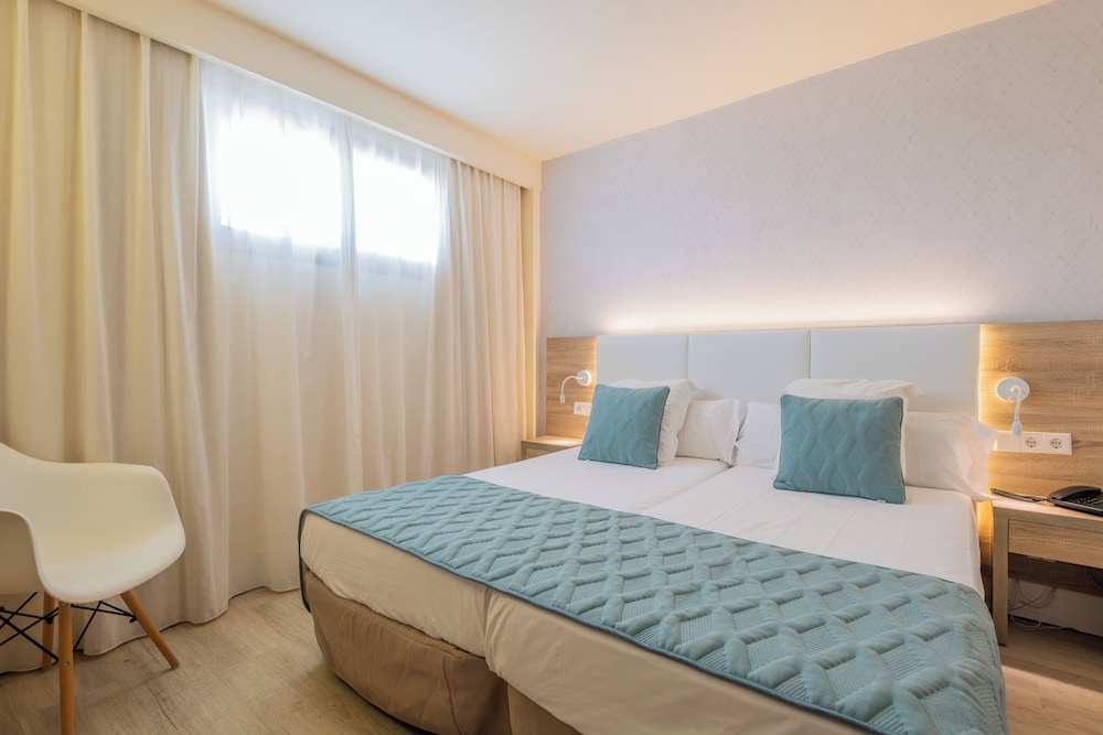 Leonardo Royal Ibiza Santa Eulalia — Hotel rooms in Santa Eulalia, Balearic Islands