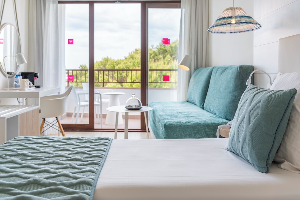 Leonardo Royal Ibiza Santa Eulalia — Hotel rooms in Santa Eulalia, Balearic Islands