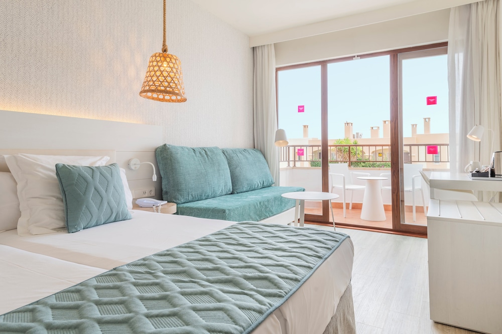 Leonardo Royal Ibiza Santa Eulalia — Hotel rooms in Santa Eulalia, Balearic Islands