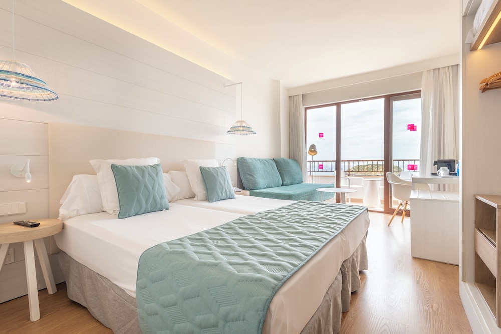 Leonardo Royal Ibiza Santa Eulalia — Hotel rooms in Santa Eulalia, Balearic Islands