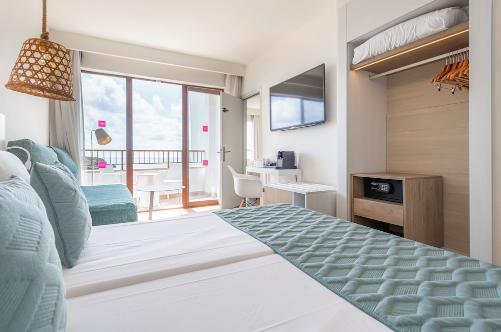 Leonardo Royal Ibiza Santa Eulalia — Hotel rooms in Santa Eulalia, Balearic Islands