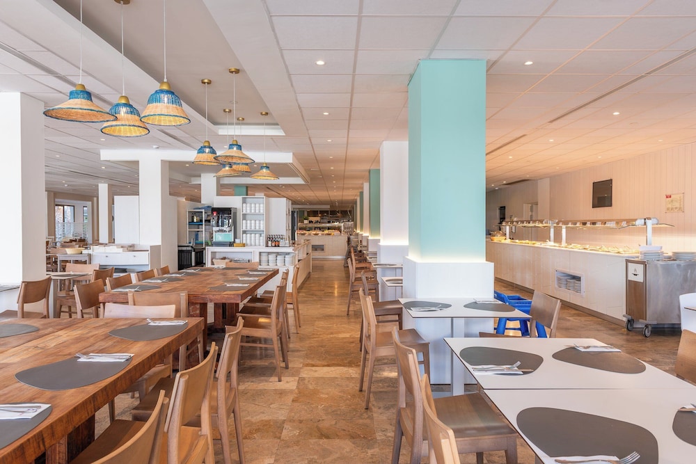 Leonardo Royal Ibiza Santa Eulalia — Restaurant & bars in Santa Eulalia, Balearic Islands