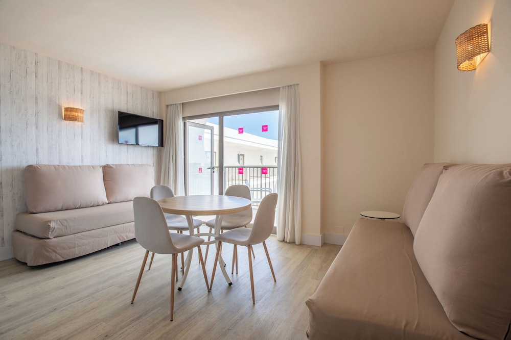 Leonardo Royal Ibiza Santa Eulalia — Hotel rooms in Santa Eulalia, Balearic Islands