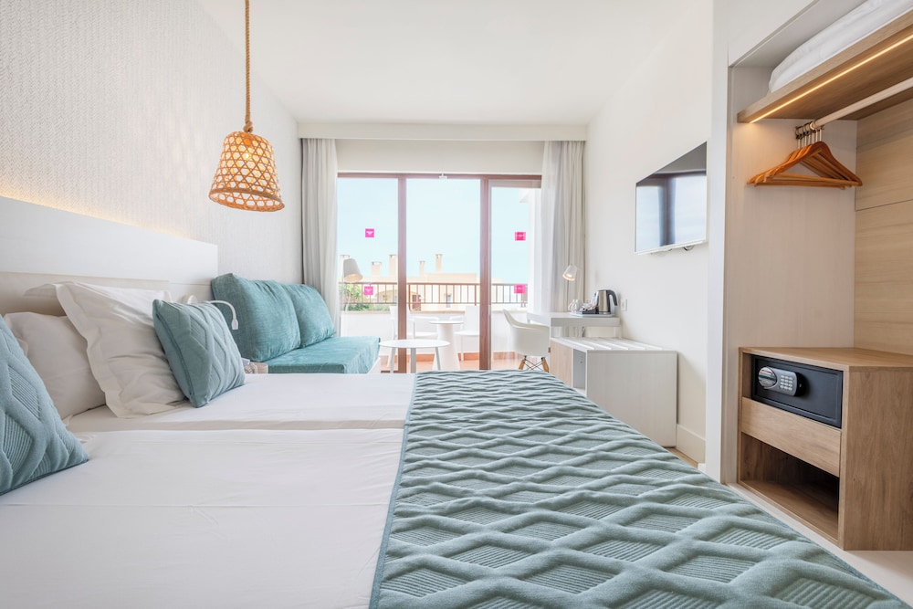 Leonardo Royal Ibiza Santa Eulalia — Hotel rooms in Santa Eulalia, Balearic Islands