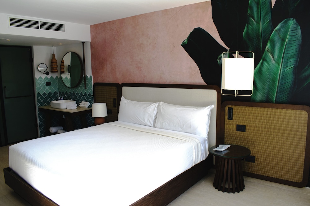 Tropical Deluxe Princess - All Inclusive — Hotel rooms in Bavaro, La Altagracia