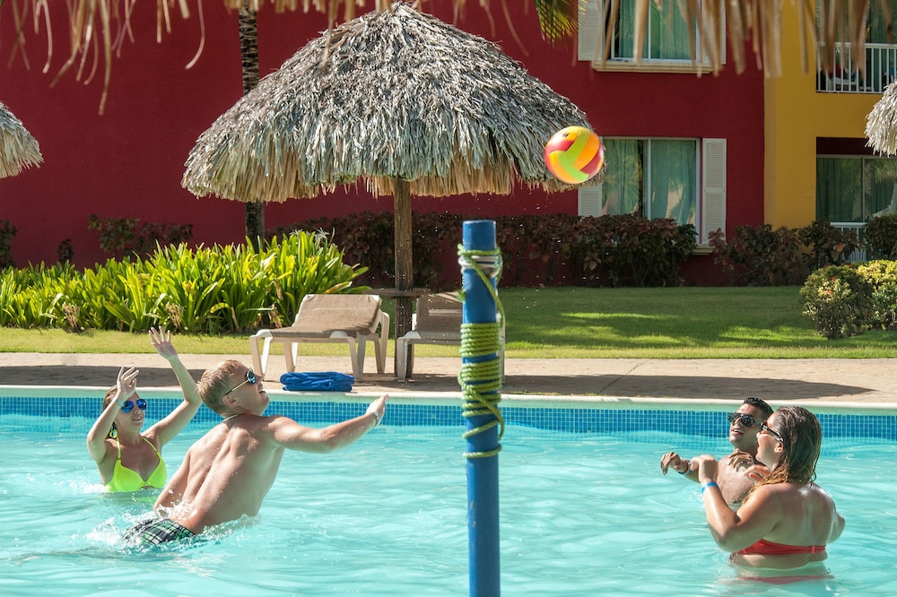 Tropical Deluxe Princess - All Inclusive — Swimming pool in Bavaro, La Altagracia