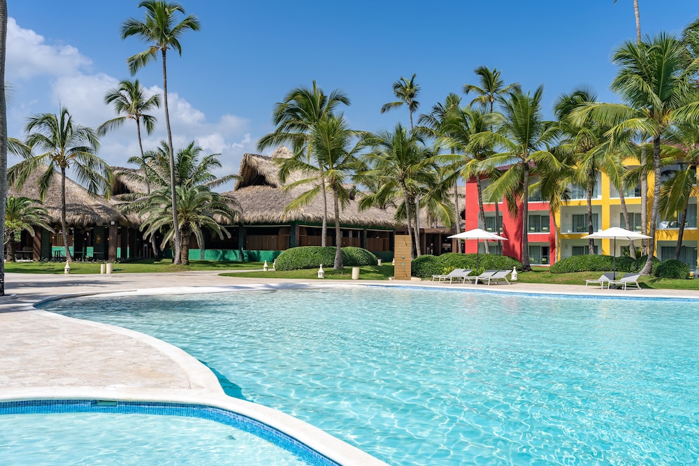 Tropical Deluxe Princess - All Inclusive — Swimming pool in Bavaro, La Altagracia