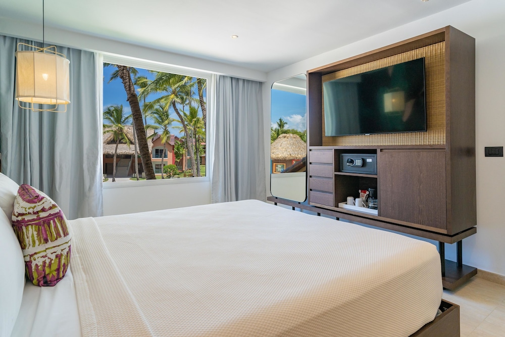 Tropical Deluxe Princess - All Inclusive — Hotel rooms in Bavaro, La Altagracia