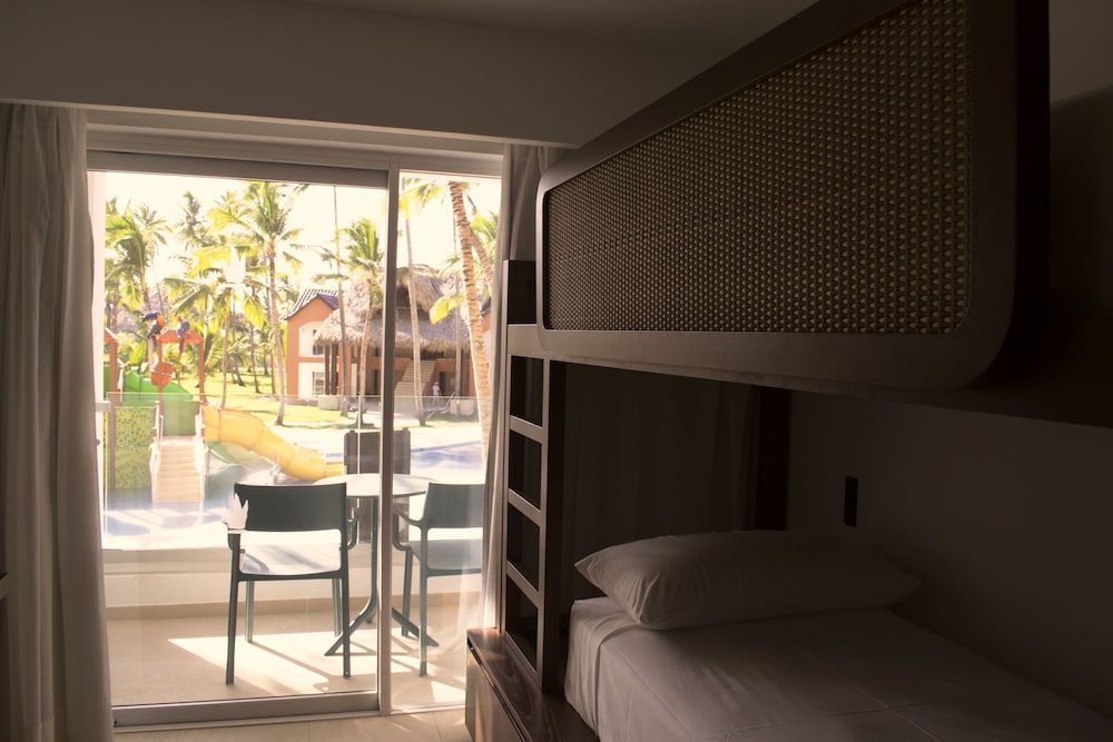 Tropical Deluxe Princess - All Inclusive — Hotel rooms in Bavaro, La Altagracia