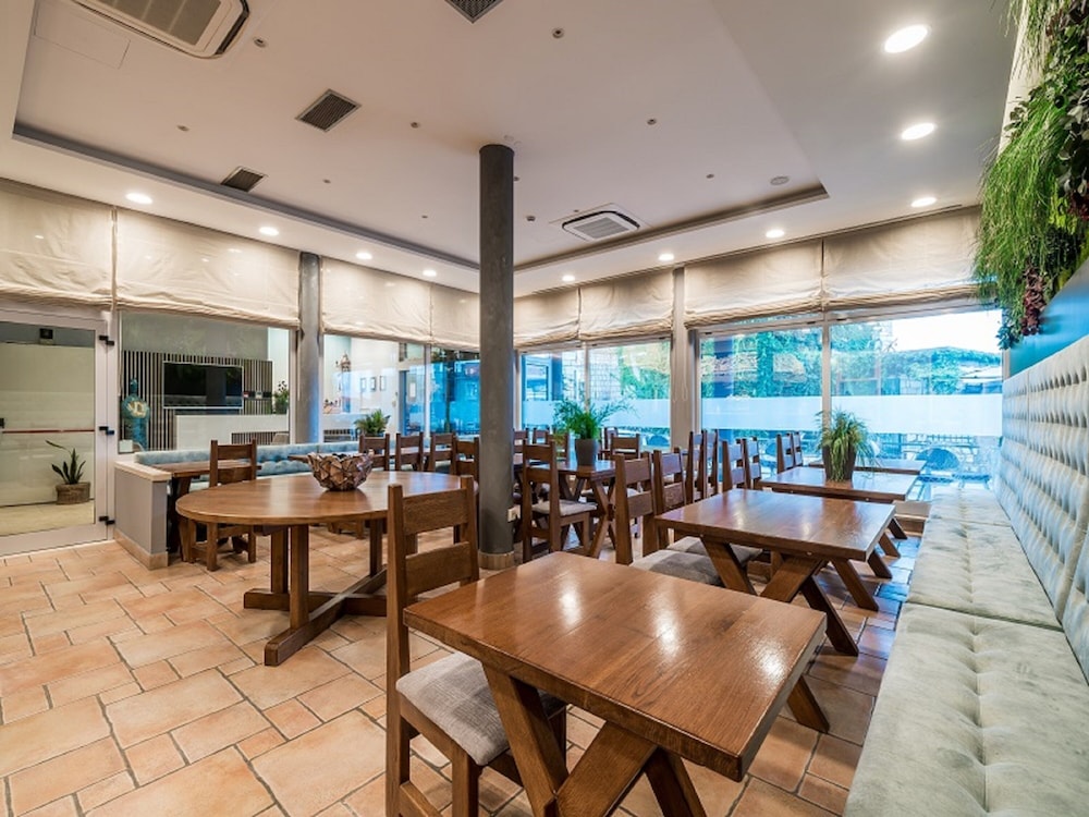 Berkeley Hotel — Restaurant & bars in Dubrovnik, Dubrovnik-Neretva
