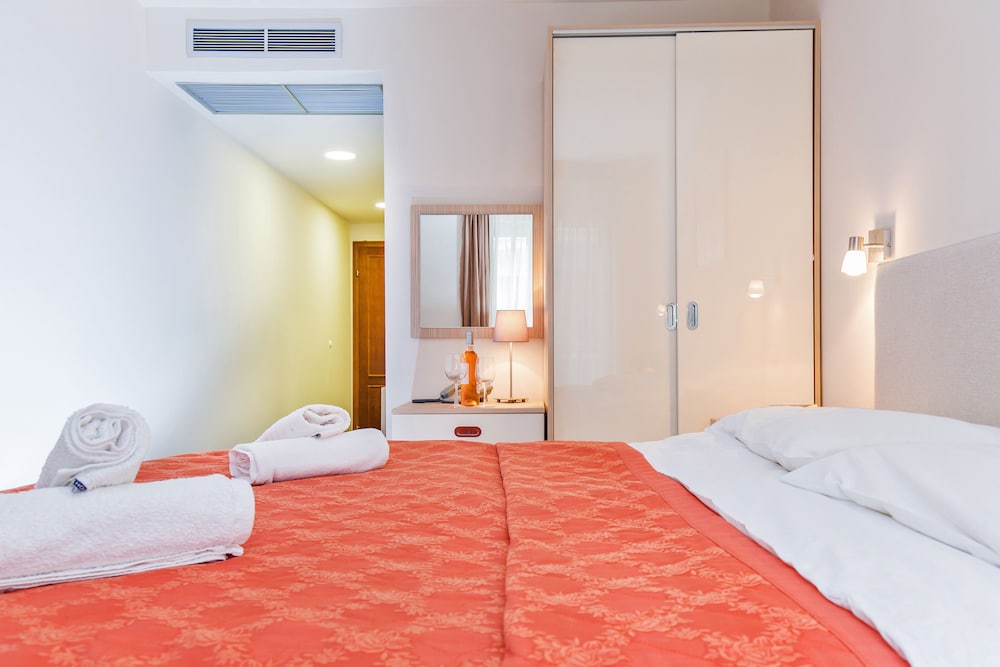 Hotel Dubrovnik — Hotel rooms in Dubrovnik, Dubrovnik-Neretva