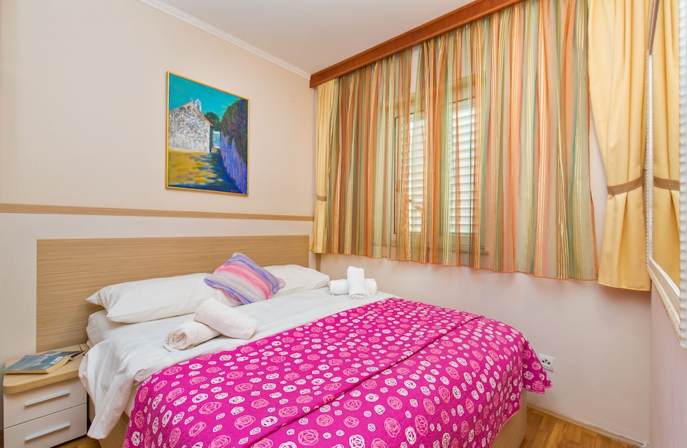 Hotel Dubrovnik — Hotel rooms in Dubrovnik, Dubrovnik-Neretva