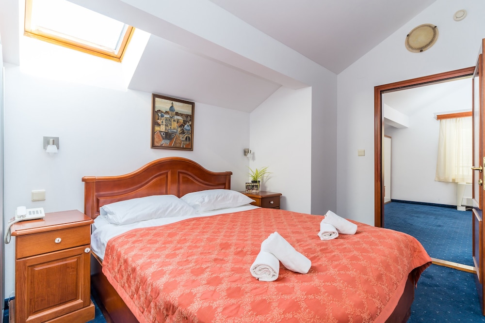 Hotel Dubrovnik — Hotel rooms in Dubrovnik, Dubrovnik-Neretva