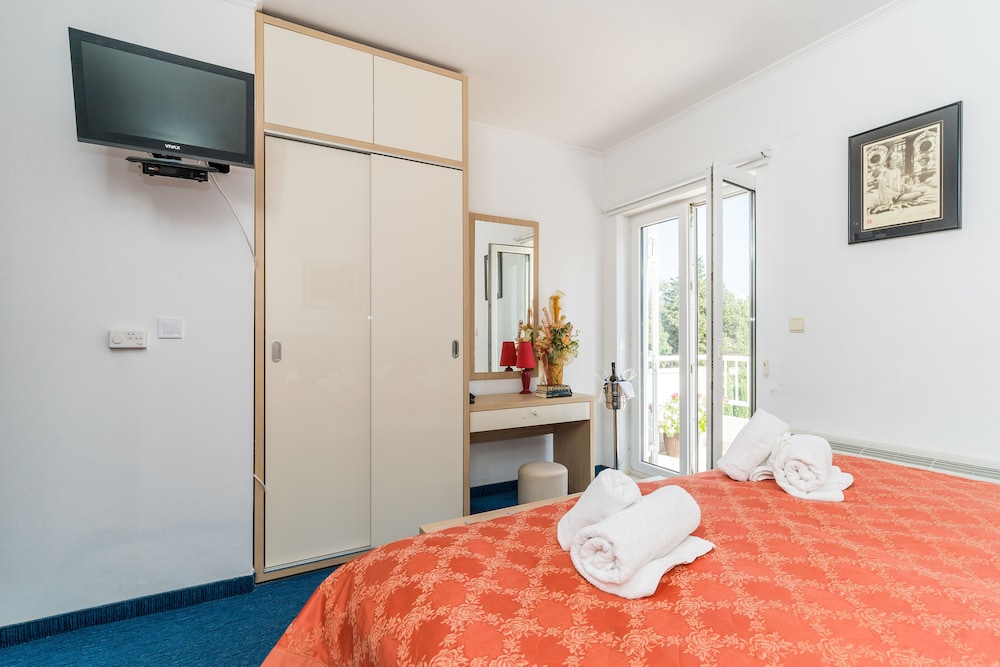 Hotel Dubrovnik — Hotel rooms in Dubrovnik, Dubrovnik-Neretva