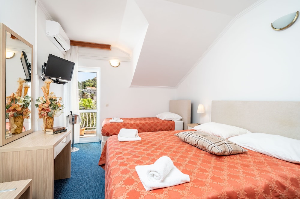 Hotel Dubrovnik — Hotel rooms in Dubrovnik, Dubrovnik-Neretva