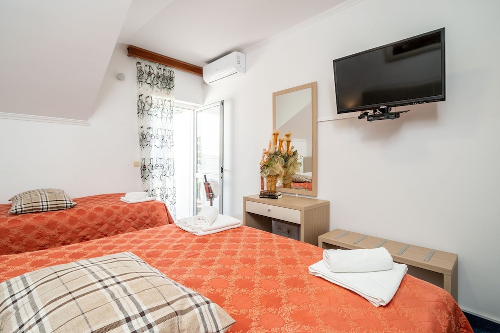 Hotel Dubrovnik — Hotel rooms in Dubrovnik, Dubrovnik-Neretva