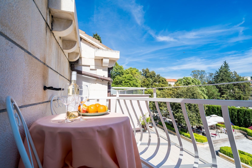 Hotel Dubrovnik — Hotel building in Dubrovnik, Dubrovnik-Neretva