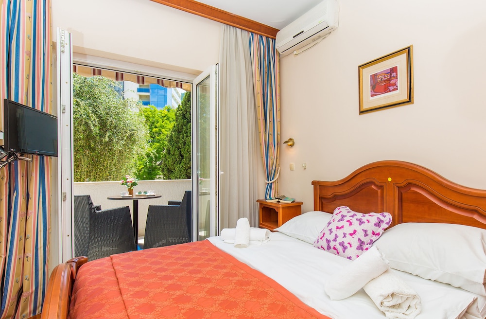 Hotel Dubrovnik — Hotel rooms in Dubrovnik, Dubrovnik-Neretva