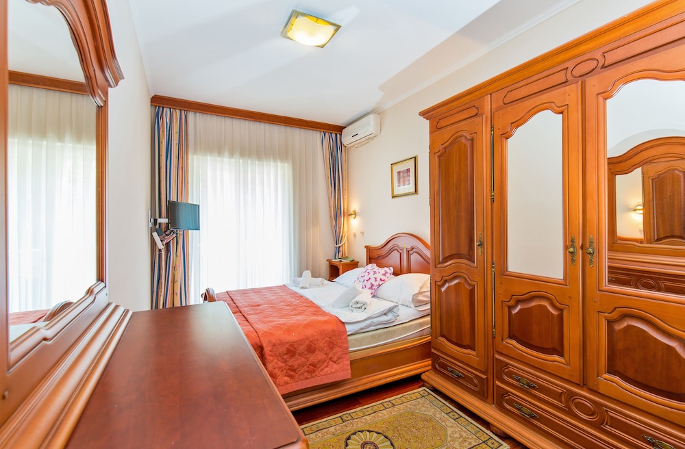 Hotel Dubrovnik — Hotel rooms in Dubrovnik, Dubrovnik-Neretva