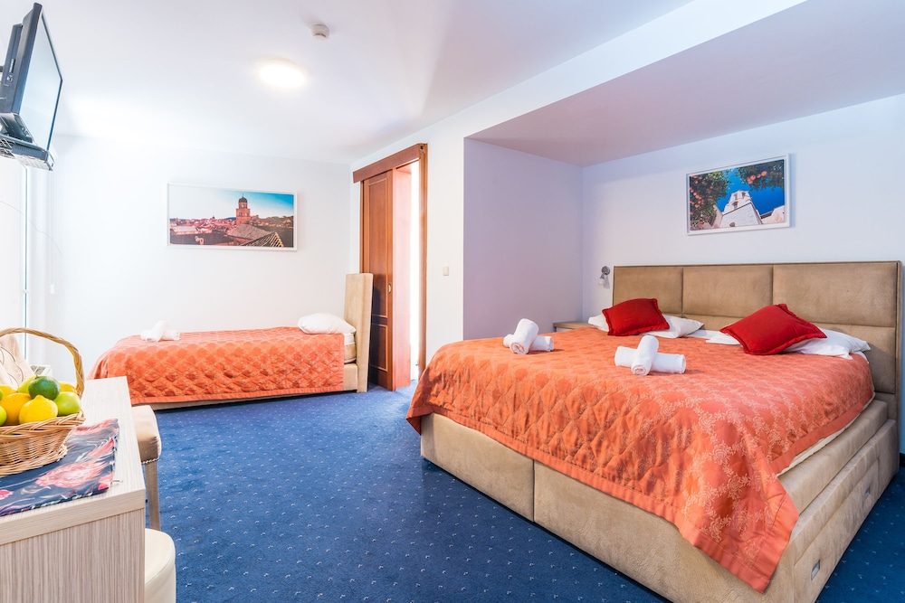 Hotel Dubrovnik — Hotel rooms in Dubrovnik, Dubrovnik-Neretva