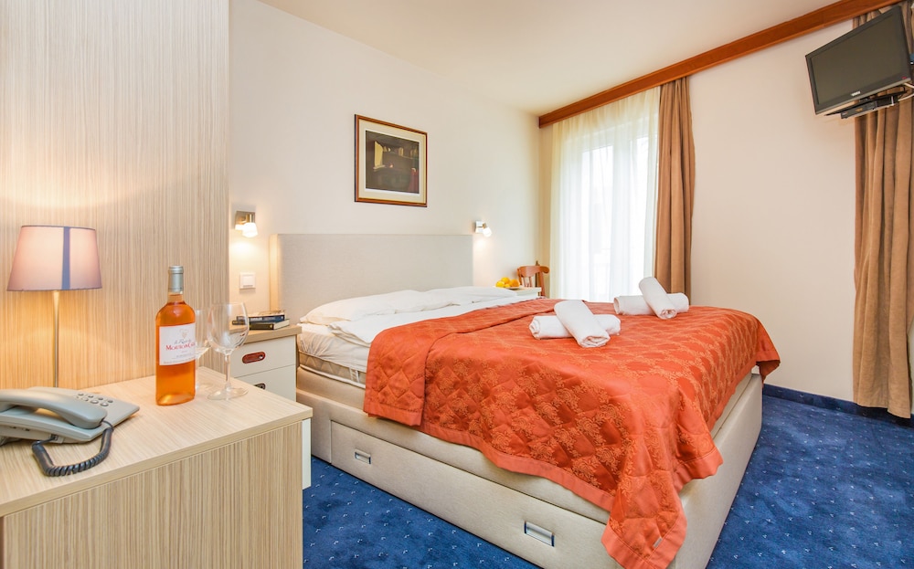 Hotel Dubrovnik — Hotel rooms in Dubrovnik, Dubrovnik-Neretva