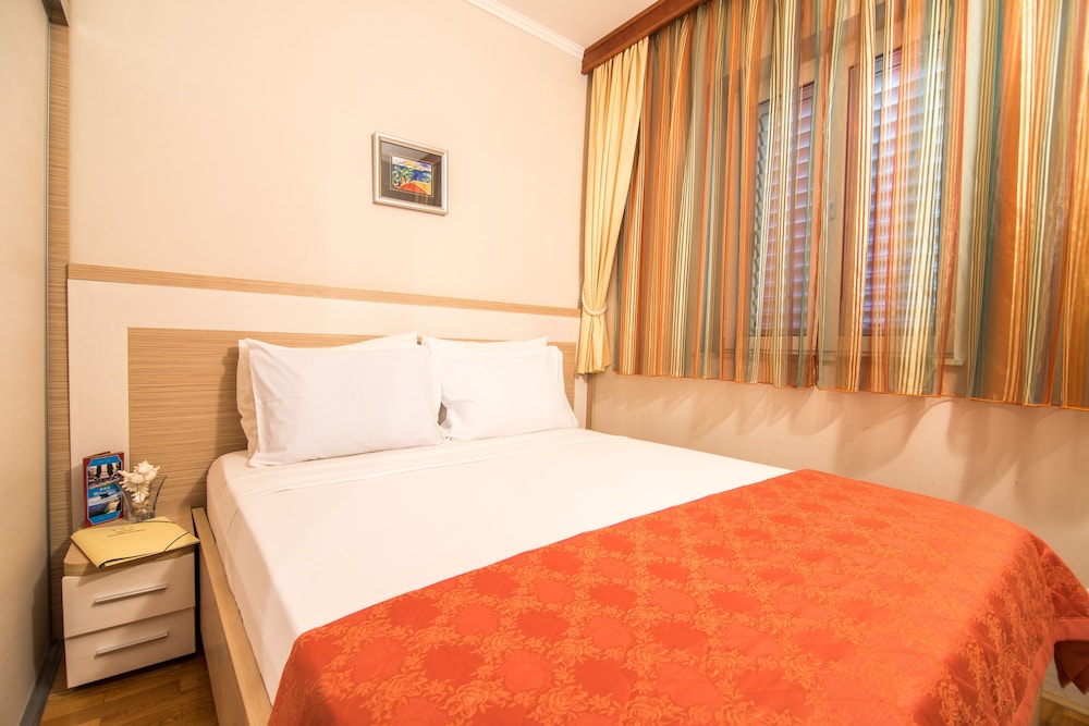Hotel Dubrovnik — Hotel rooms in Dubrovnik, Dubrovnik-Neretva