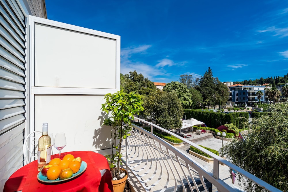 Hotel Dubrovnik — Hotel building in Dubrovnik, Dubrovnik-Neretva