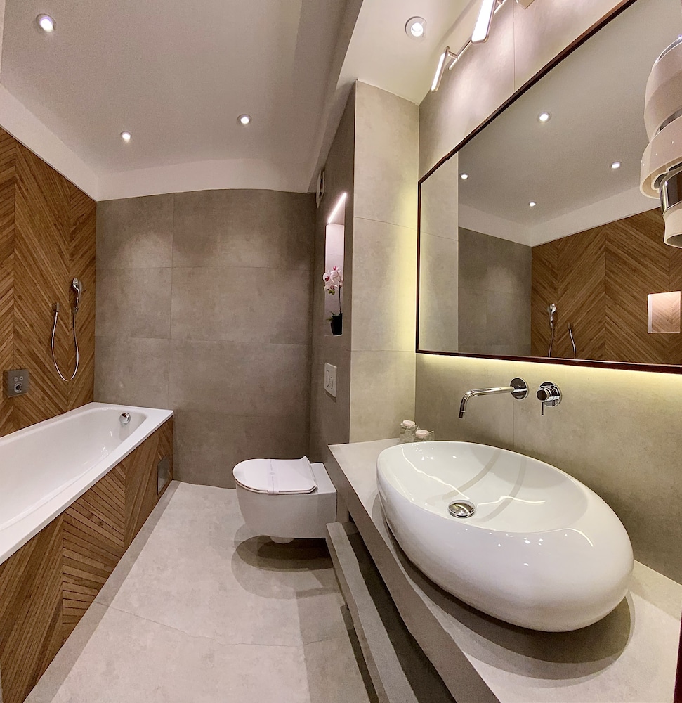 Hotel Eden — Hotel rooms in Podstrana, Split-Dalmatia