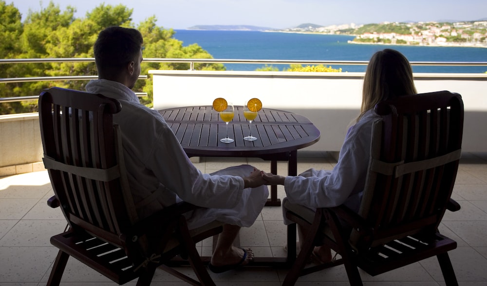 Hotel Eden — Hotel rooms in Podstrana, Split-Dalmatia