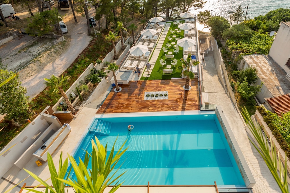 Hotel Eden — Main photo in Podstrana, Split-Dalmatia