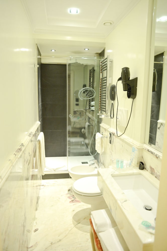Trilussa Palace Wellness & Spa — Hotel rooms in Rome, Lazio