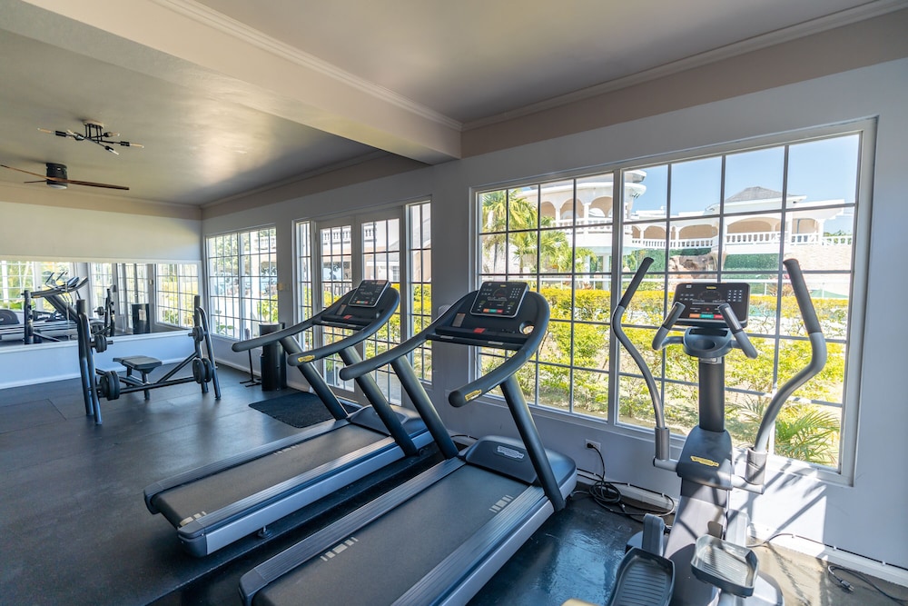 Travellers Beach Resort — Sports & recreation in Negril