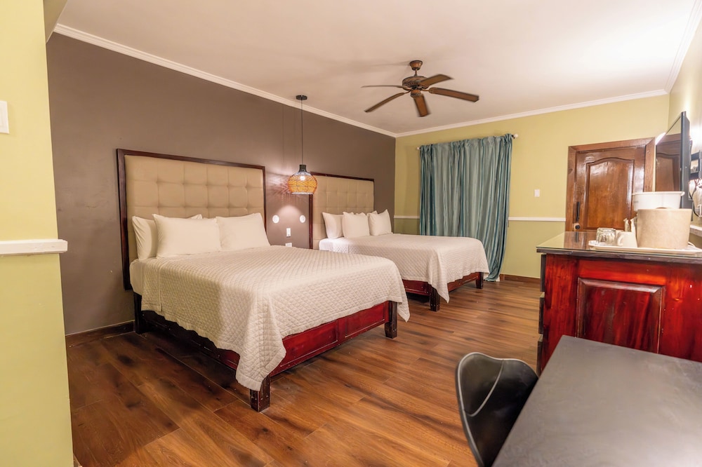 Travellers Beach Resort — Hotel rooms in Negril