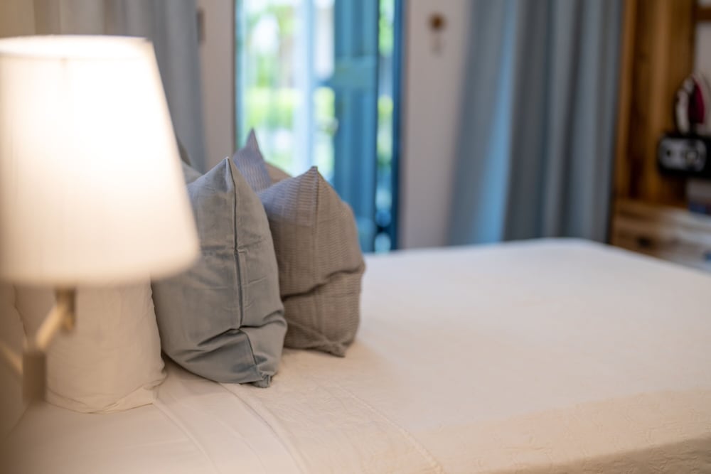 Travellers Beach Resort — Hotel rooms in Negril