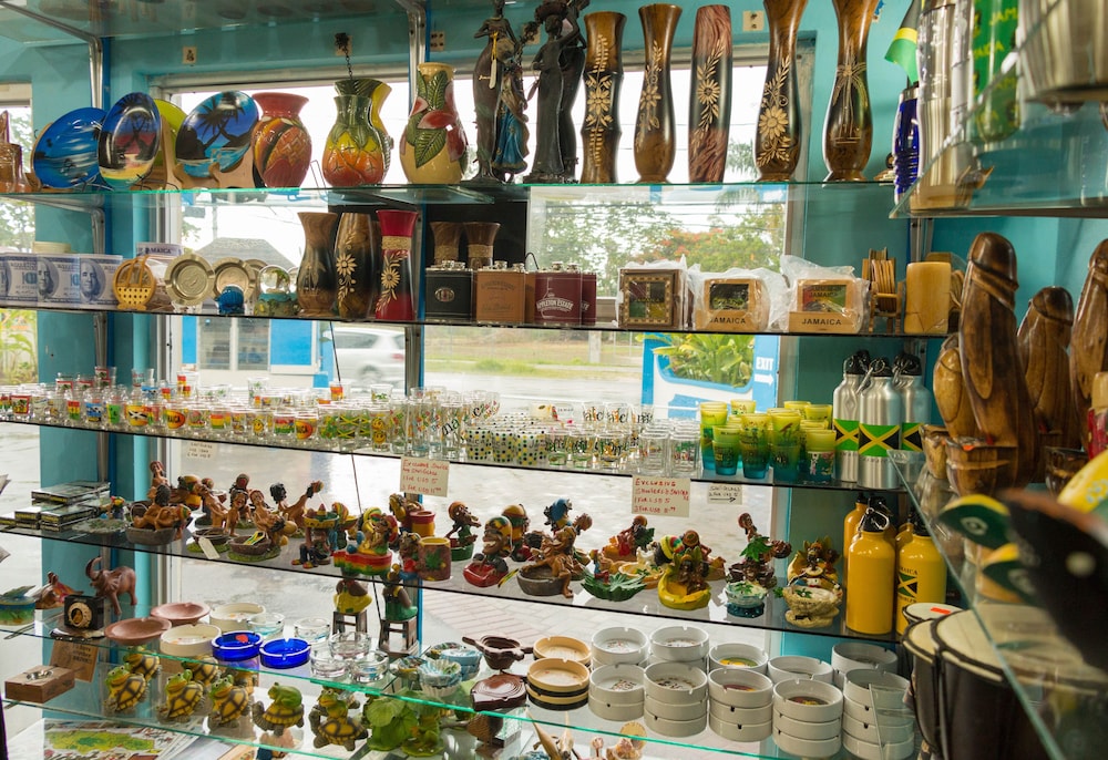 Travellers Beach Resort — Attractions in the area in Negril