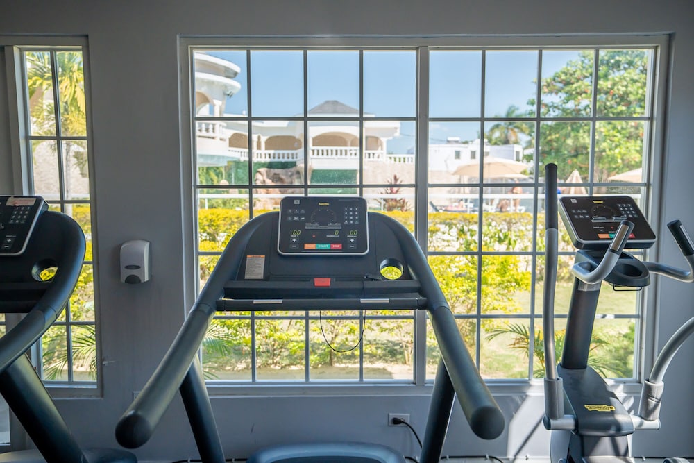 Travellers Beach Resort — Sports & recreation in Negril